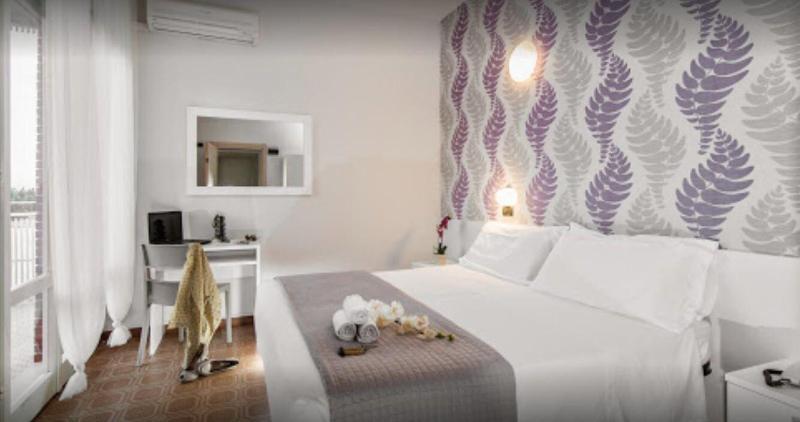 Hotel Ervill Rimini Exterior photo