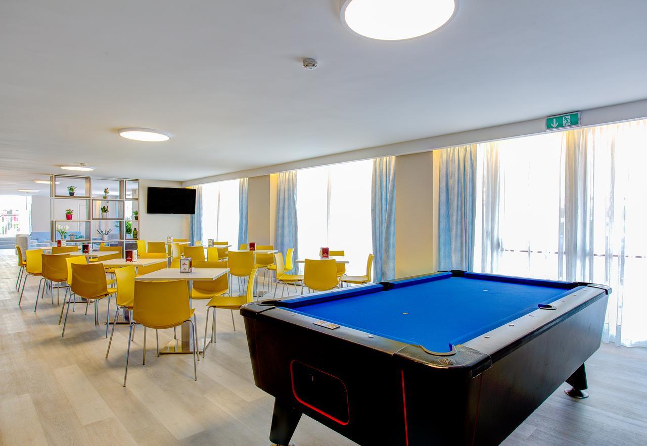 Hotel Ervill Rimini Exterior photo
