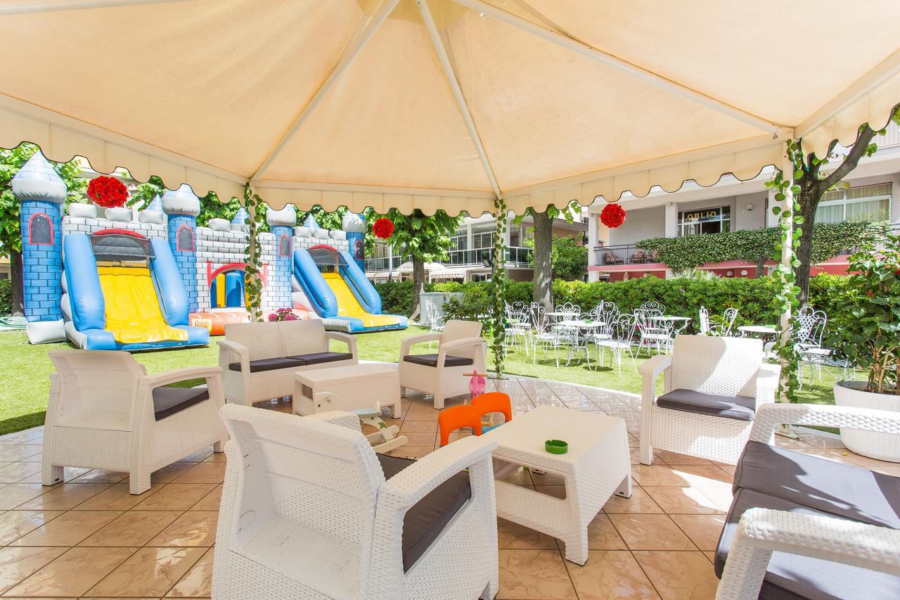 Hotel Ervill Rimini Exterior photo